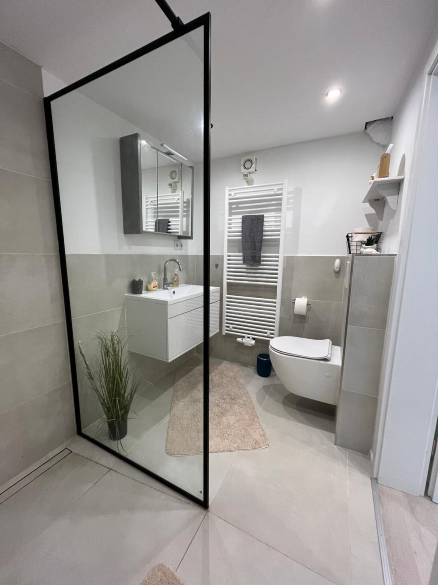 Moderne Ferienwohnung Mit Guter Ausstattung Und Self Checkin Bodenwerder Exterior foto